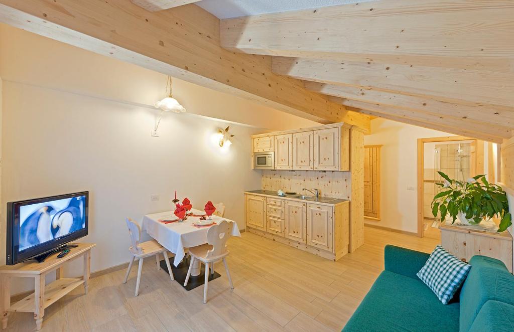 Cesa Melester Campitello di Fassa Δωμάτιο φωτογραφία
